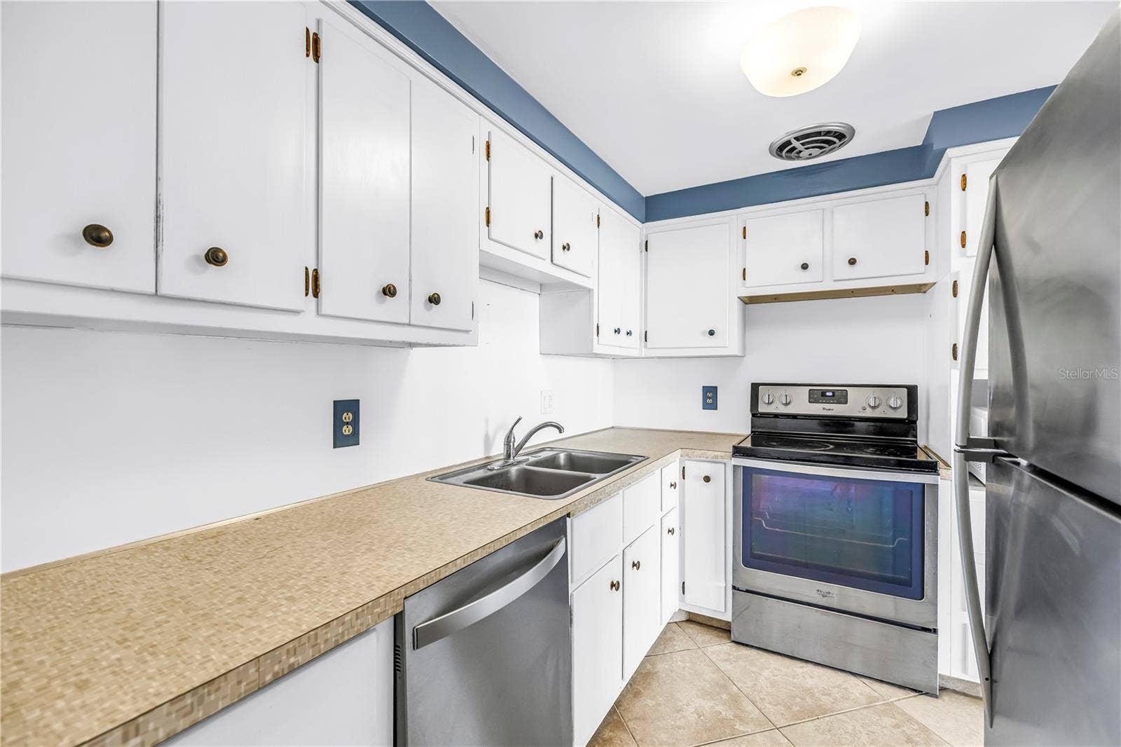 7000 BEACH PLAZA, #307, St Pete Beach, FL 33706 7000 BEACH PLAZA, #307, St Pete Beach, FL 33706