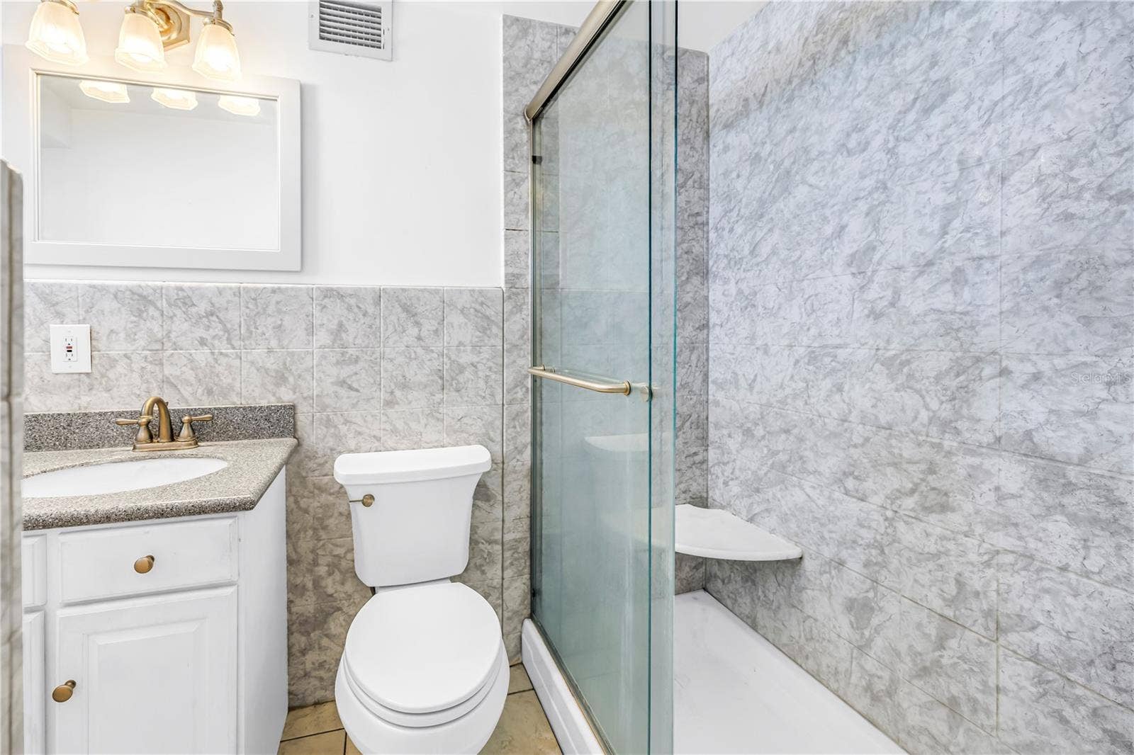 7000 BEACH PLAZA, #307, St Pete Beach, FL 33706 7000 BEACH PLAZA, #307, St Pete Beach, FL 33706