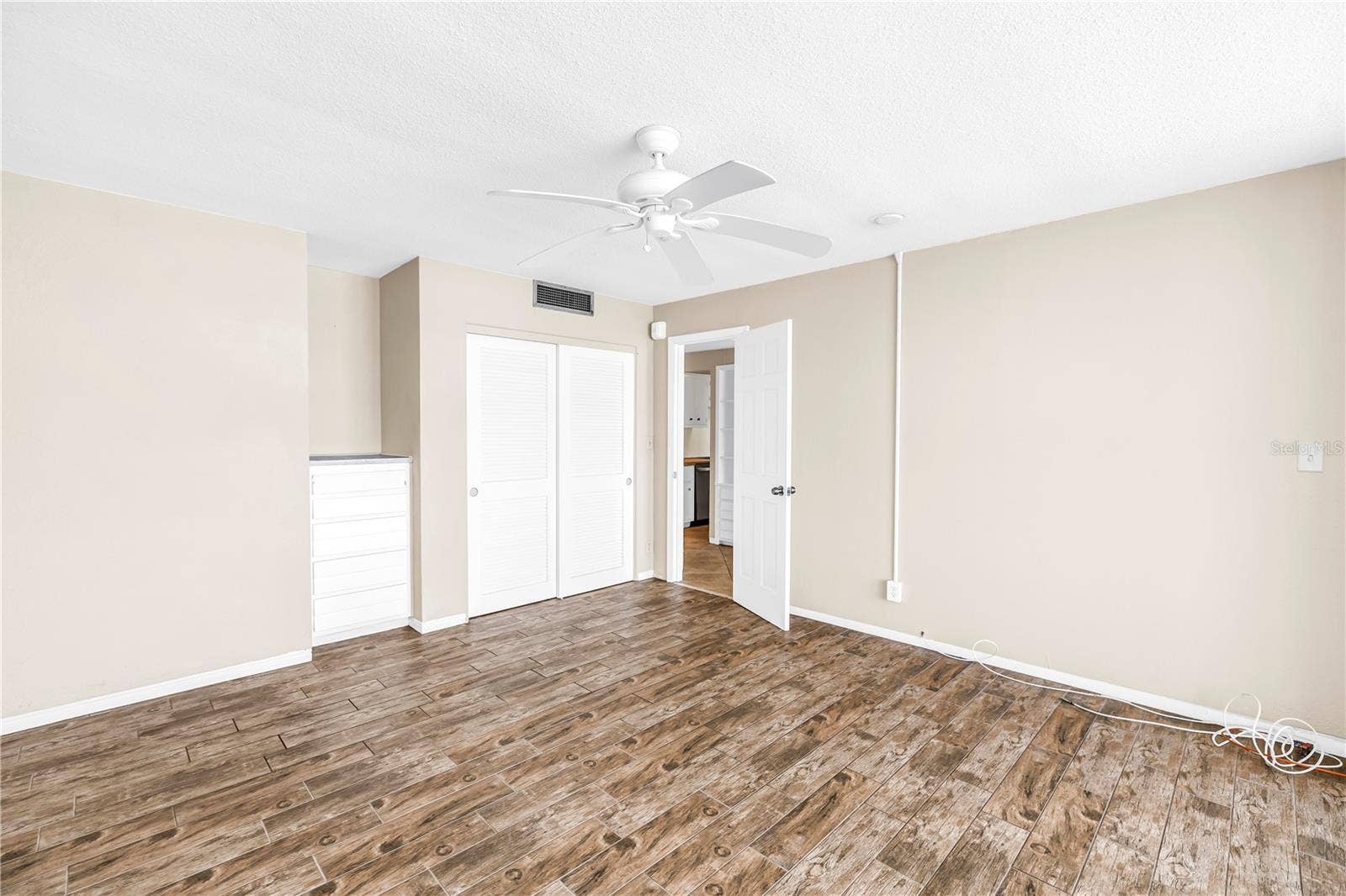 7000 BEACH PLAZA, #307, St Pete Beach, FL 33706 7000 BEACH PLAZA, #307, St Pete Beach, FL 33706