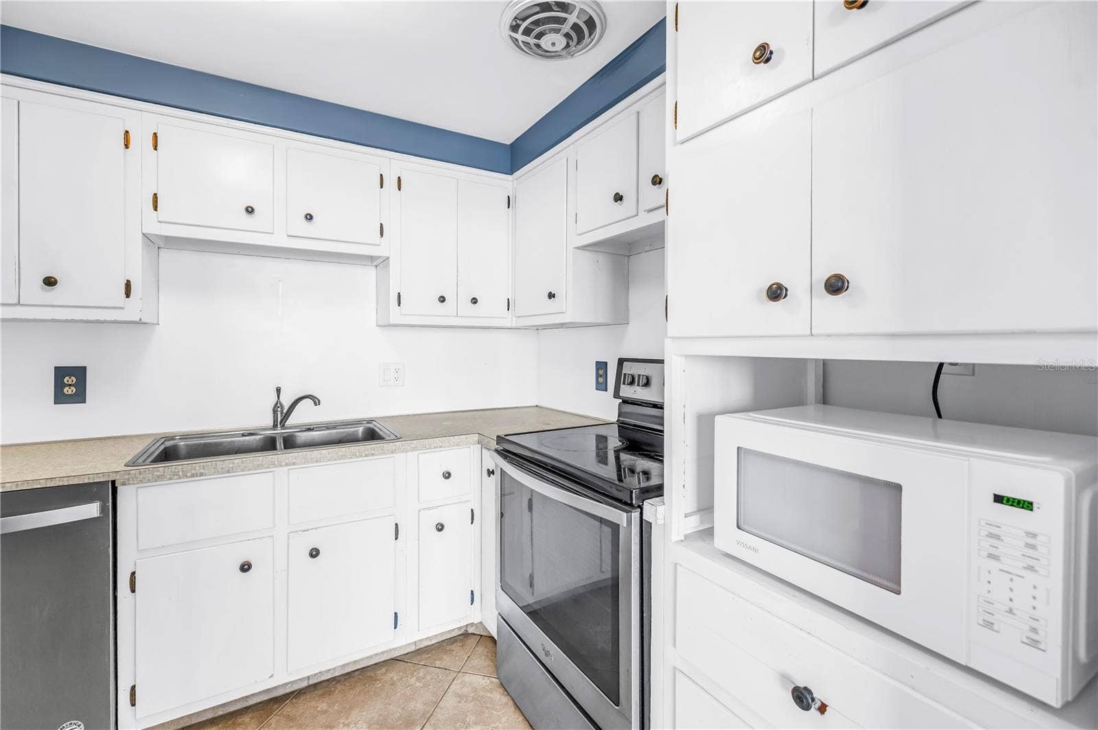 7000 BEACH PLAZA, #307, St Pete Beach, FL 33706 7000 BEACH PLAZA, #307, St Pete Beach, FL 33706