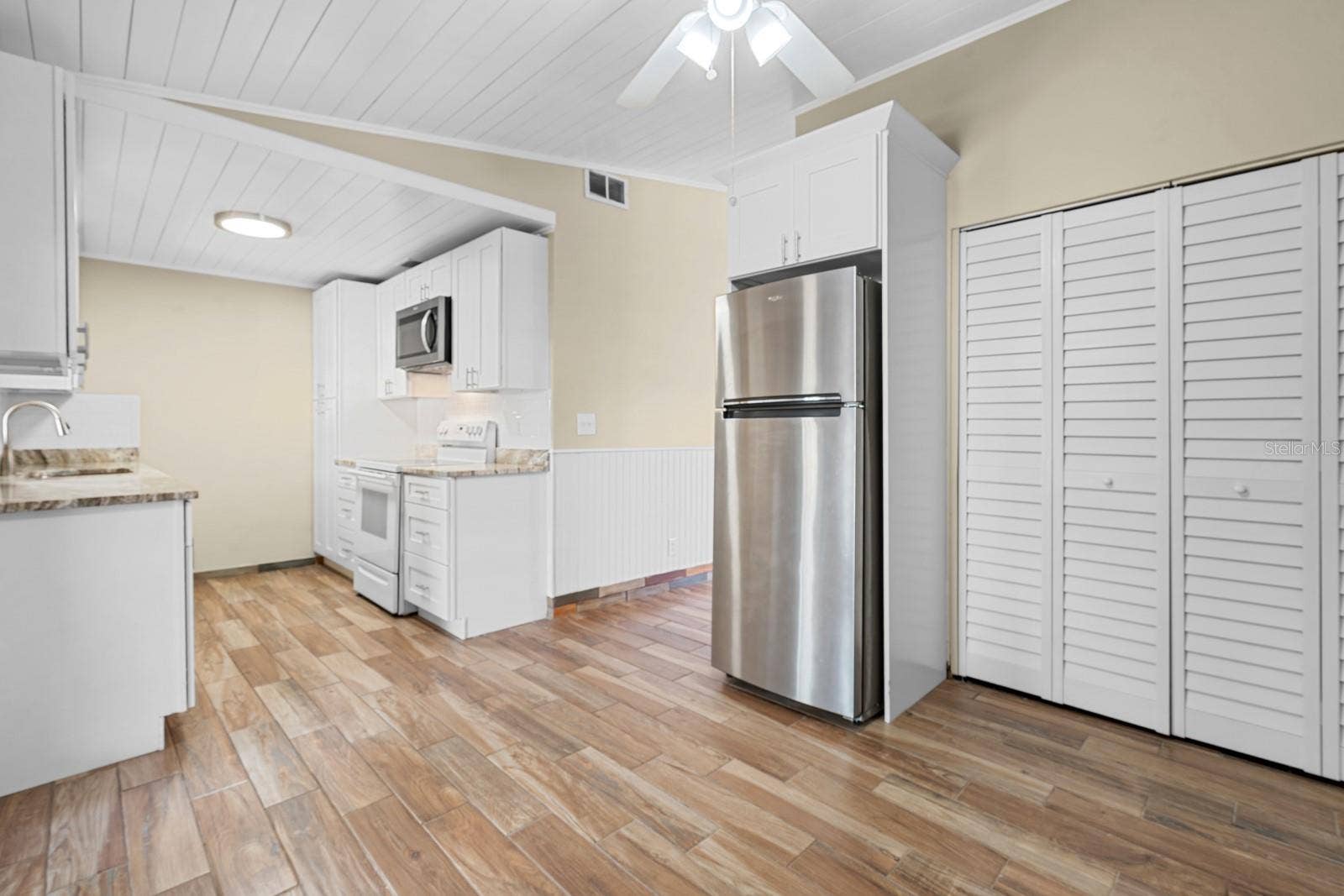 1205 MOHRLAKE DRIVE, Brandon, FL 33511 1205 MOHRLAKE DRIVE, Brandon, FL 33511