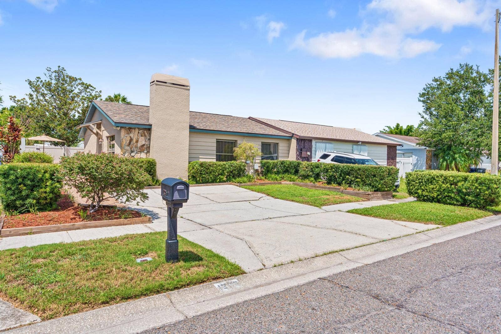 1205 MOHRLAKE DRIVE, Brandon, FL 33511 1205 MOHRLAKE DRIVE, Brandon, FL 33511