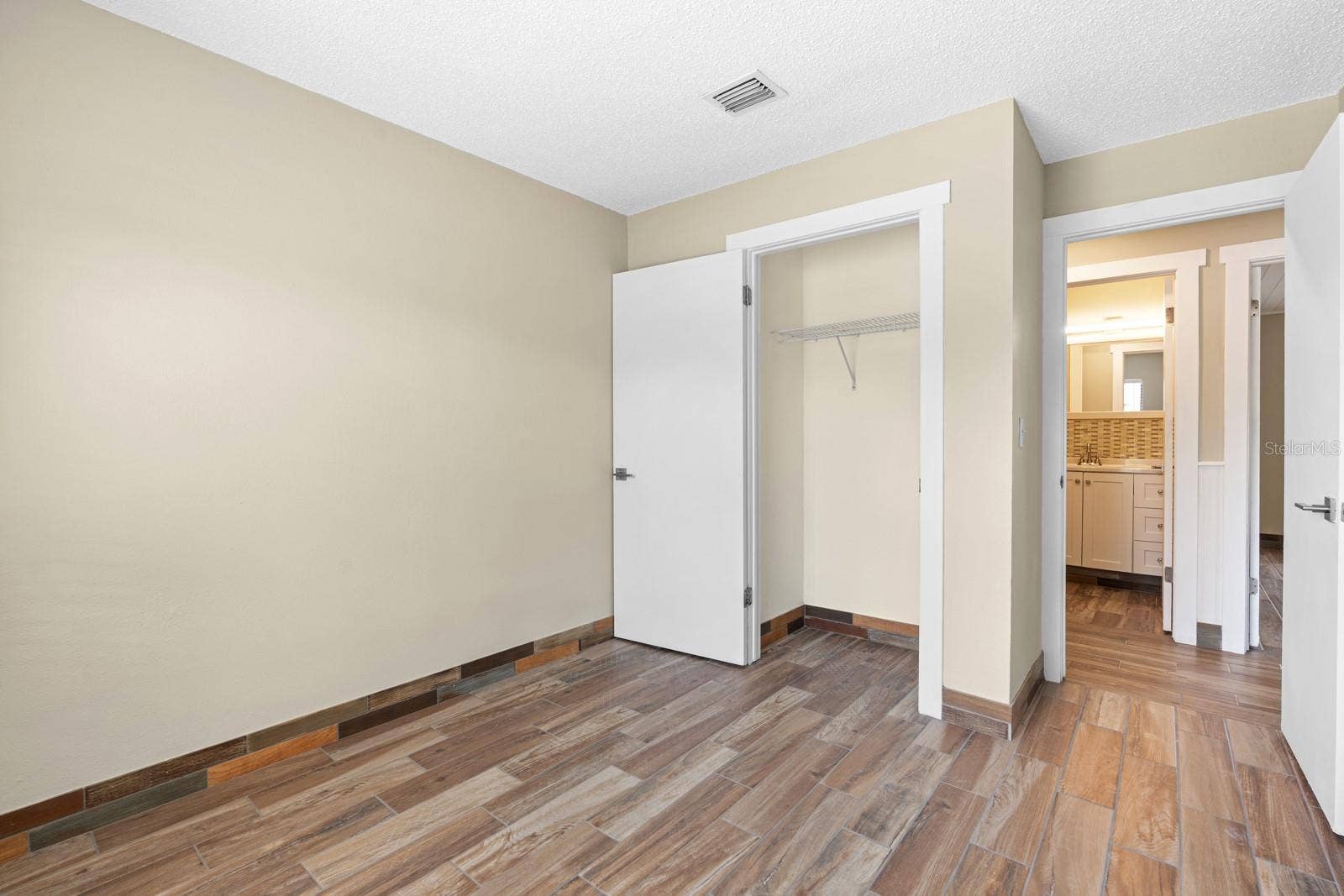 1205 MOHRLAKE DRIVE, Brandon, FL 33511 1205 MOHRLAKE DRIVE, Brandon, FL 33511