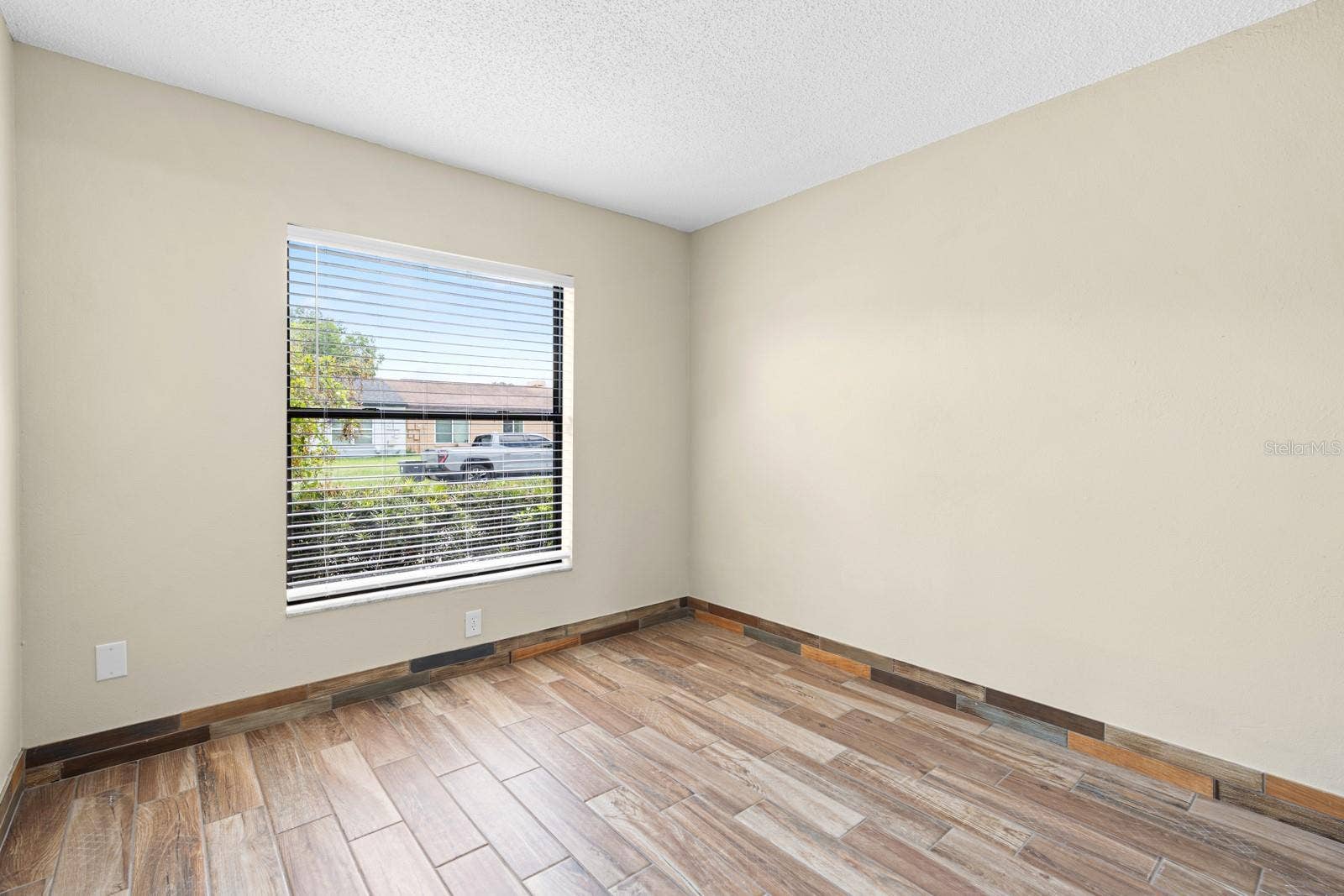 1205 MOHRLAKE DRIVE, Brandon, FL 33511 1205 MOHRLAKE DRIVE, Brandon, FL 33511