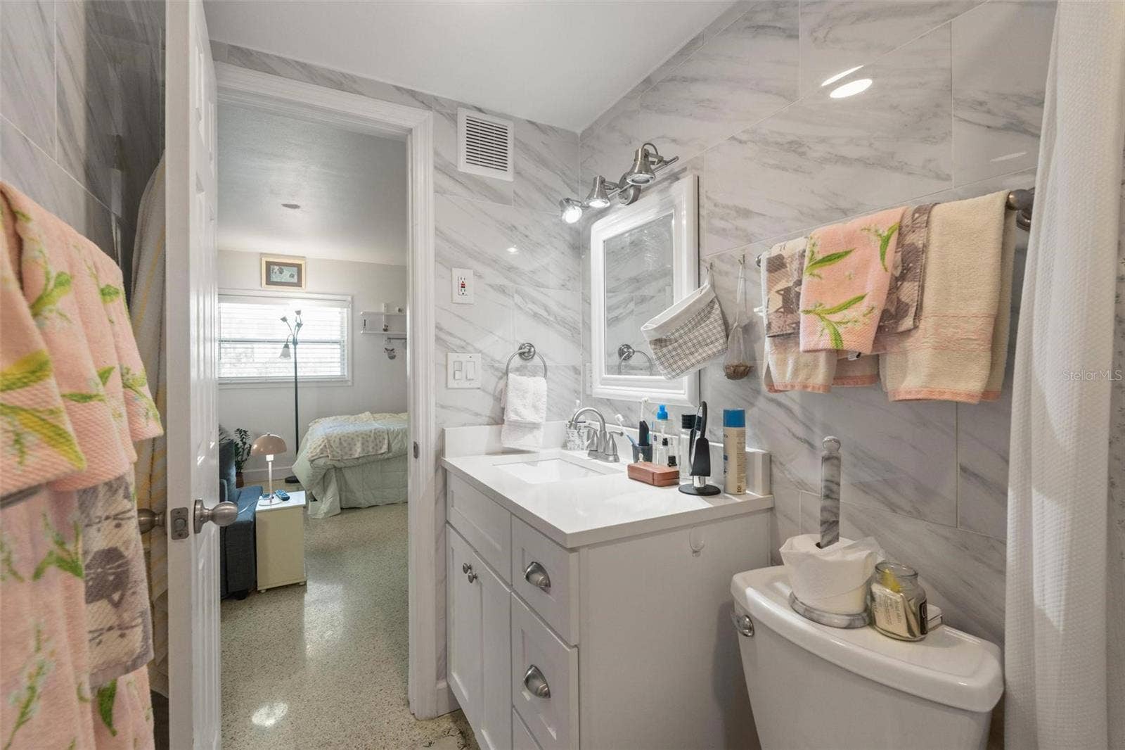 504 67TH AVENUE, #7, St Pete Beach, FL 33706 504 67TH AVENUE, #7, St Pete Beach, FL 33706