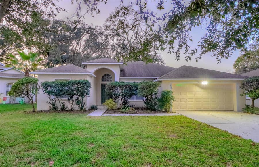 Property photo for 207 TAYLOR BAY LANE, Brandon, FL