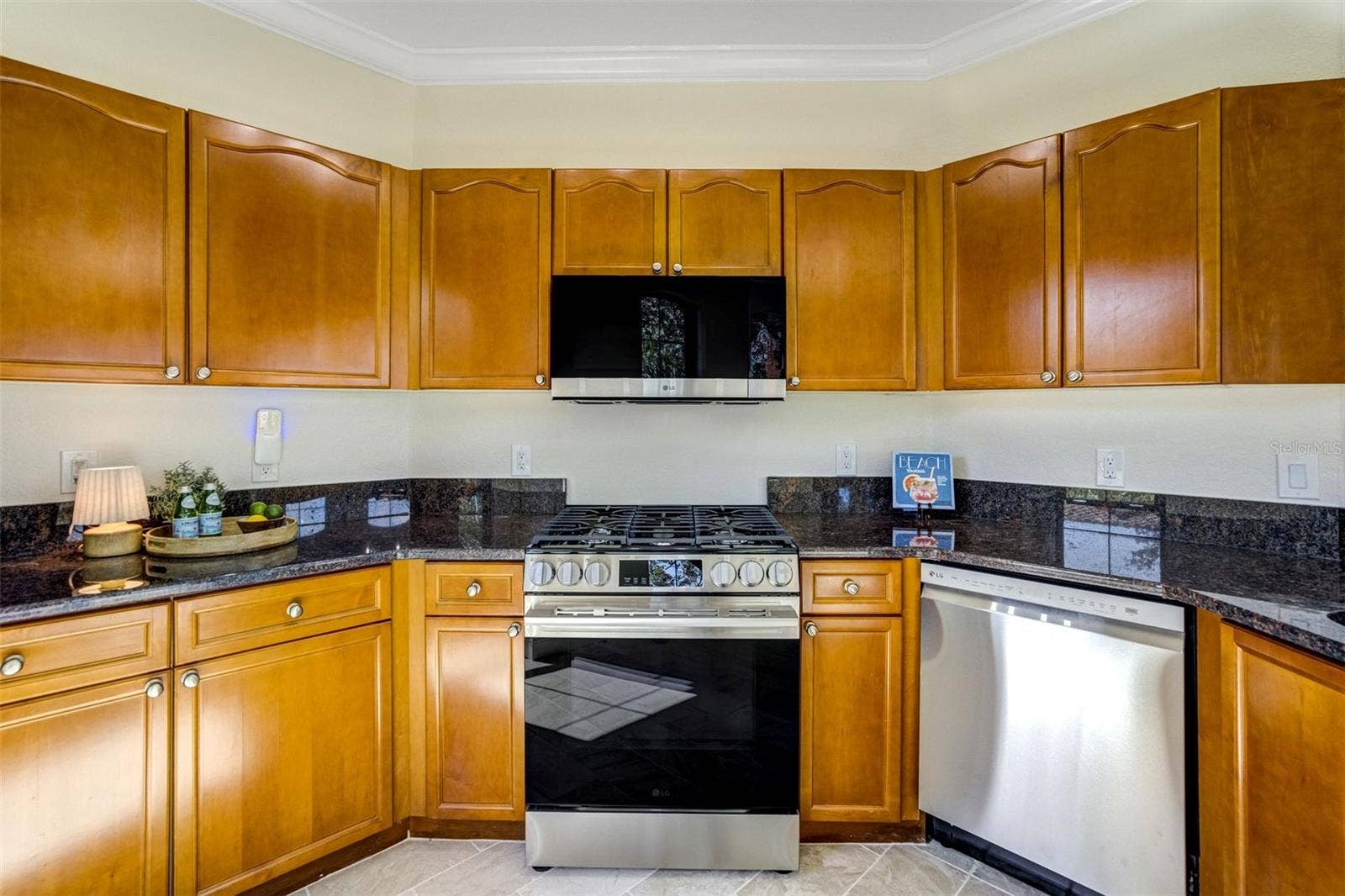 2730 VIA TIVOLI, #334B, Clearwater, FL 33764 New stainless steel appliances with gas range