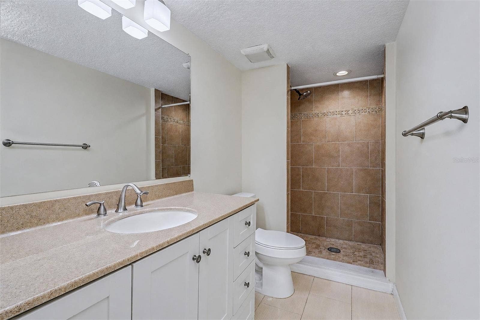 205 PALMETTO COURT, #205, Oldsmar, FL 34677 205 PALMETTO COURT, #205, Oldsmar, FL 34677