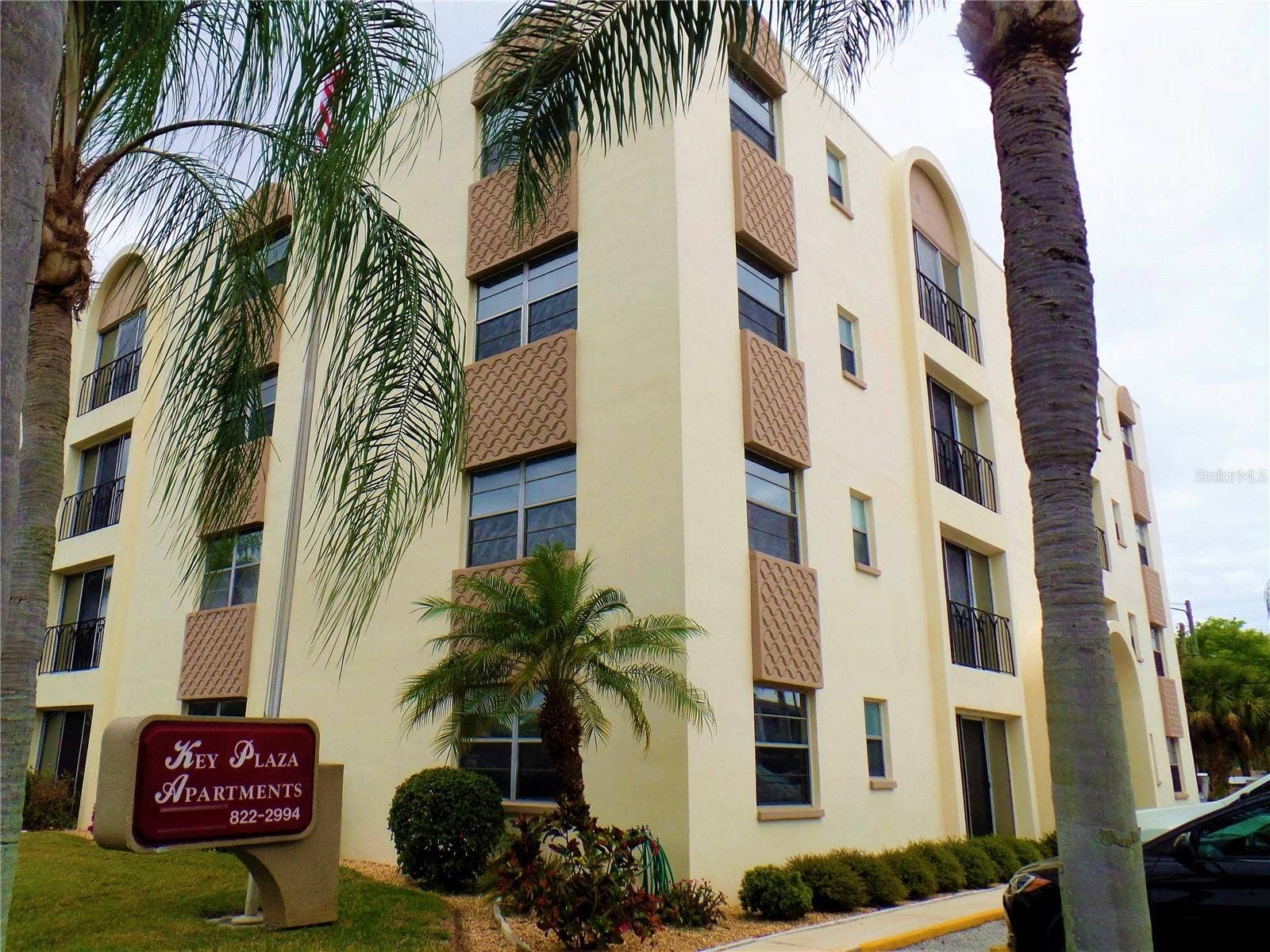327 34TH AVENUE N, #304, St Petersburg, FL 33704 327 34TH AVENUE N, #304, St Petersburg, FL 33704