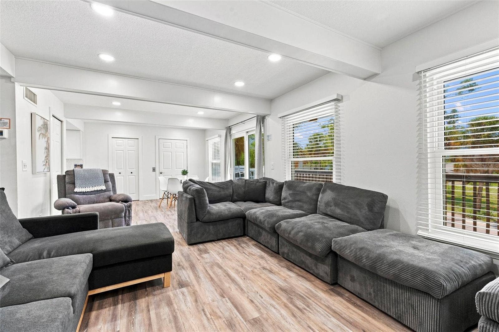 113 4TH AVENUE, St Pete Beach, FL 33706 Living Room
