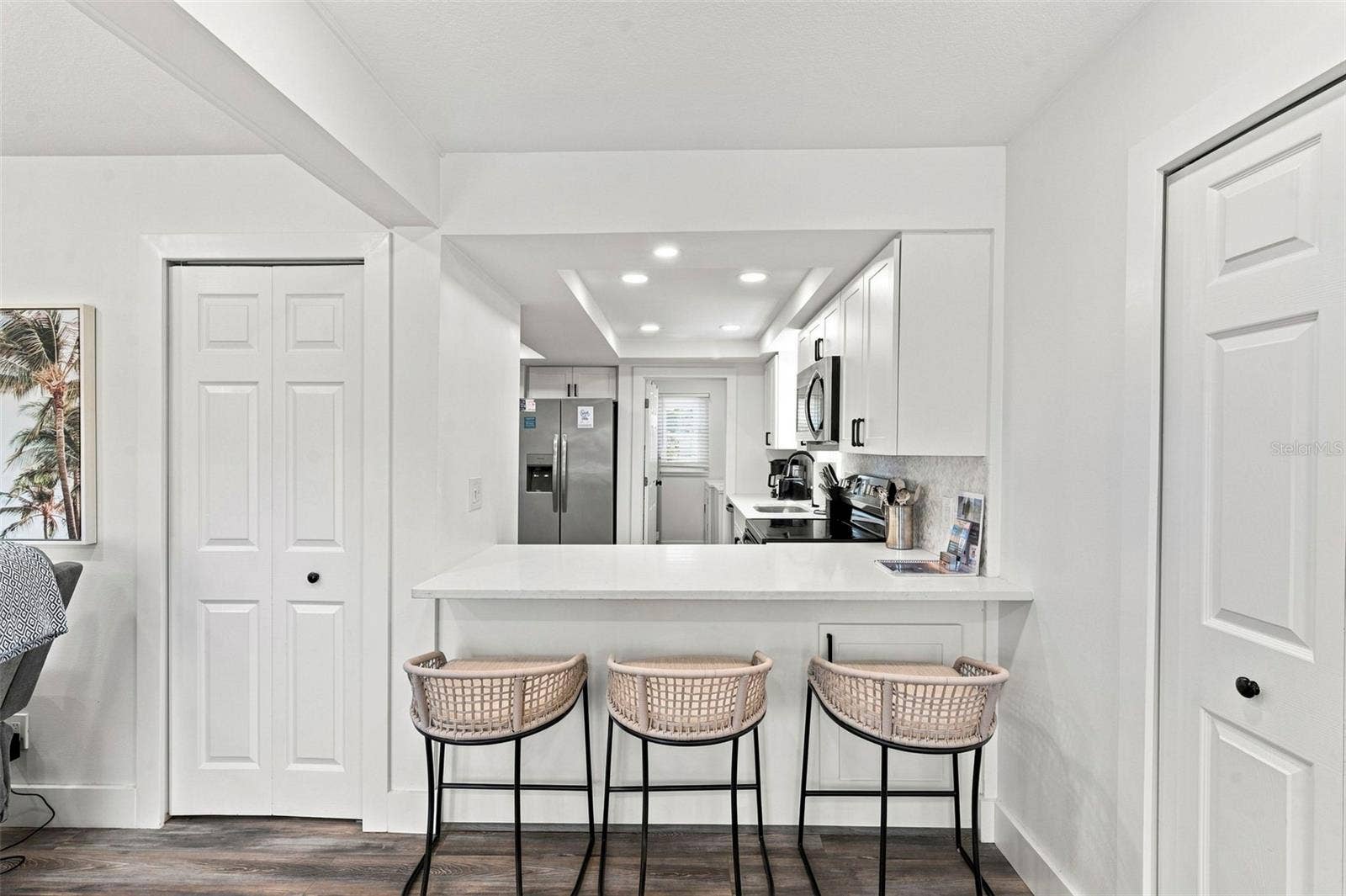 113 4TH AVENUE, St Pete Beach, FL 33706 Breakfast Bar