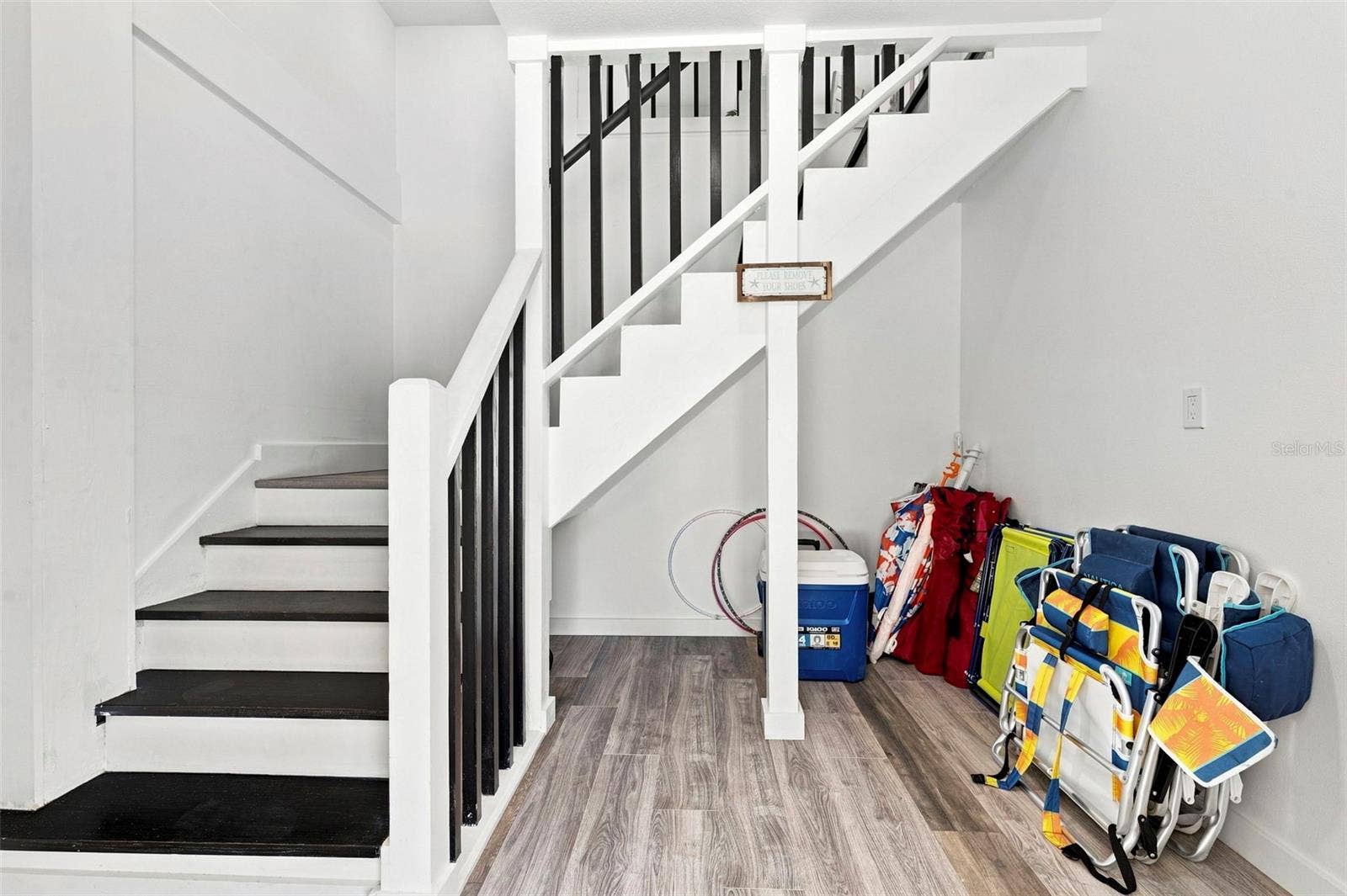 113 4TH AVENUE, St Pete Beach, FL 33706 Foyer