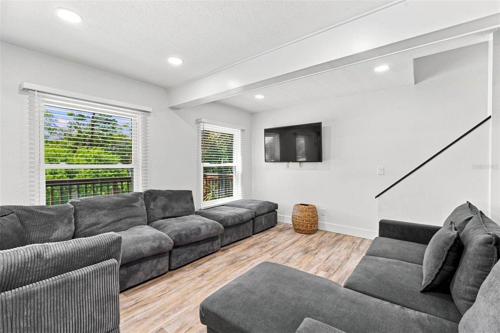 113 4TH AVENUE, St Pete Beach, FL 33706 Living Room