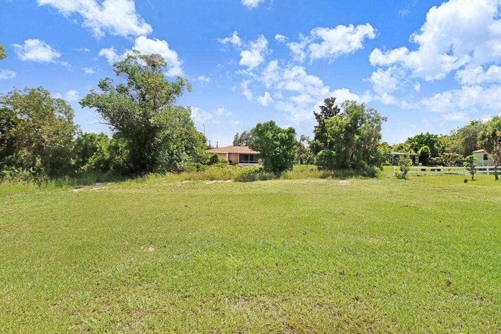253 HALLMARK AVENUE, Lake Placid, FL 33852 253 HALLMARK AVENUE, Lake Placid, FL 33852