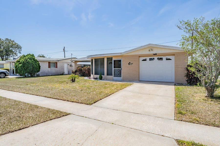 Property photo for 2107 MAUREEN DRIVE, Holiday, FL