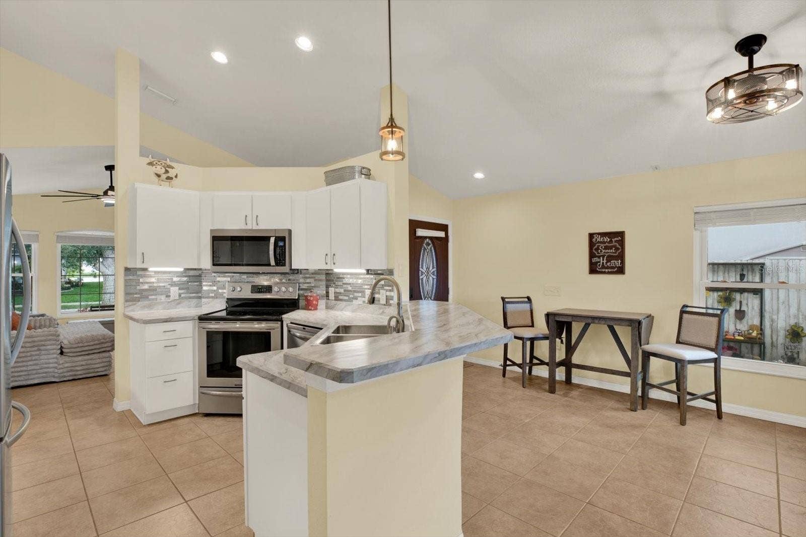 7123 48TH AVENUE E, Palmetto, FL 34221 7123 48TH AVENUE E, Palmetto, FL 34221