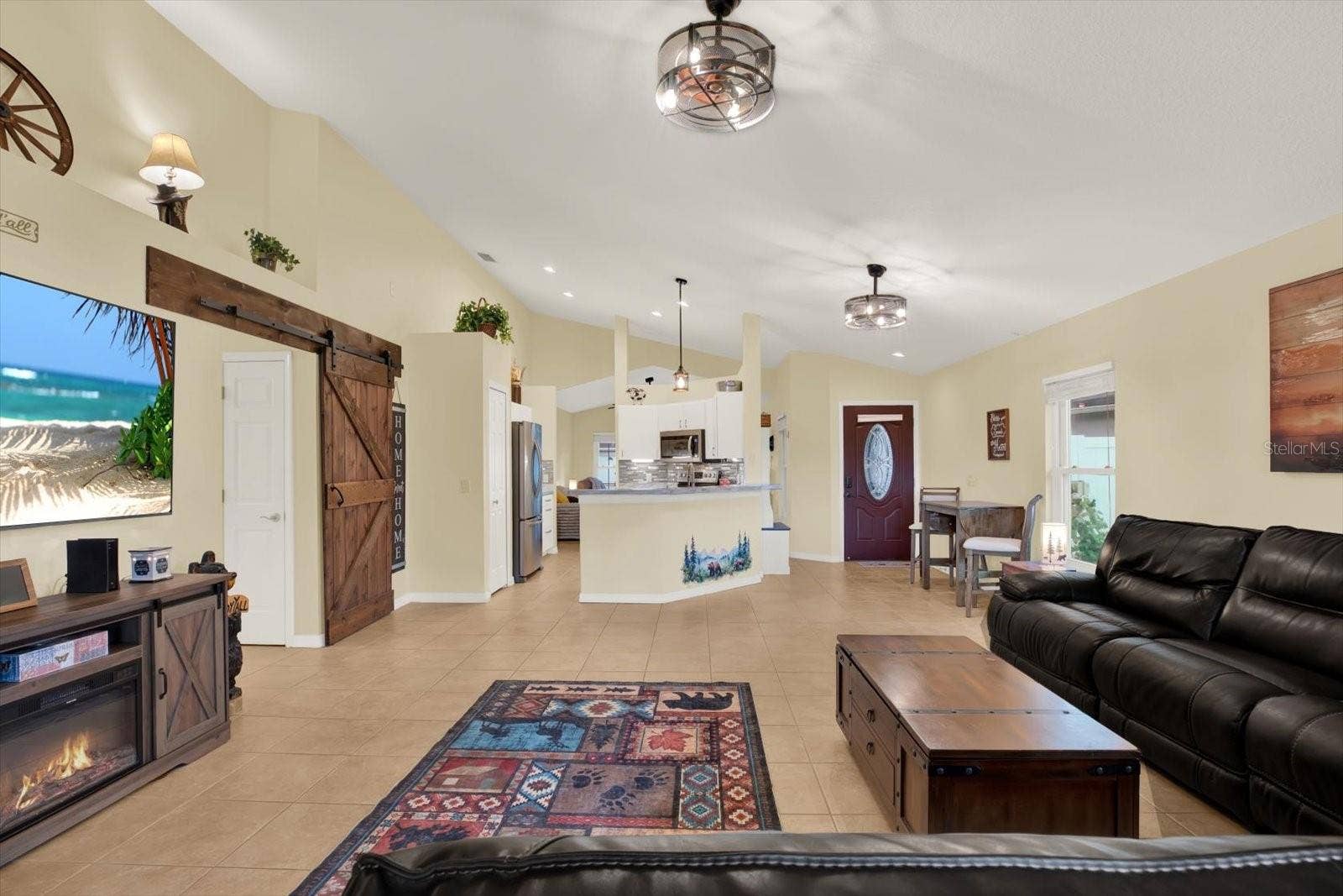 7123 48TH AVENUE E, Palmetto, FL 34221 7123 48TH AVENUE E, Palmetto, FL 34221