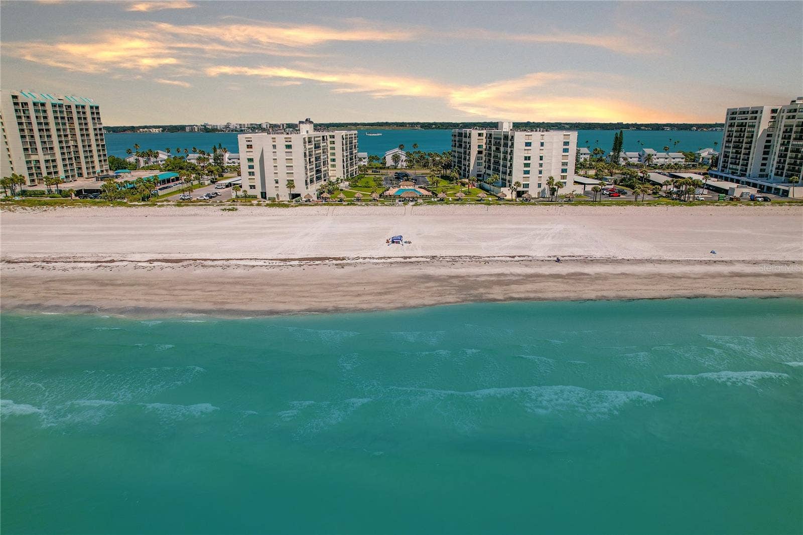 WELCOME TO SOUTH BEACH ON BEAUTIFUL SAND KEY!