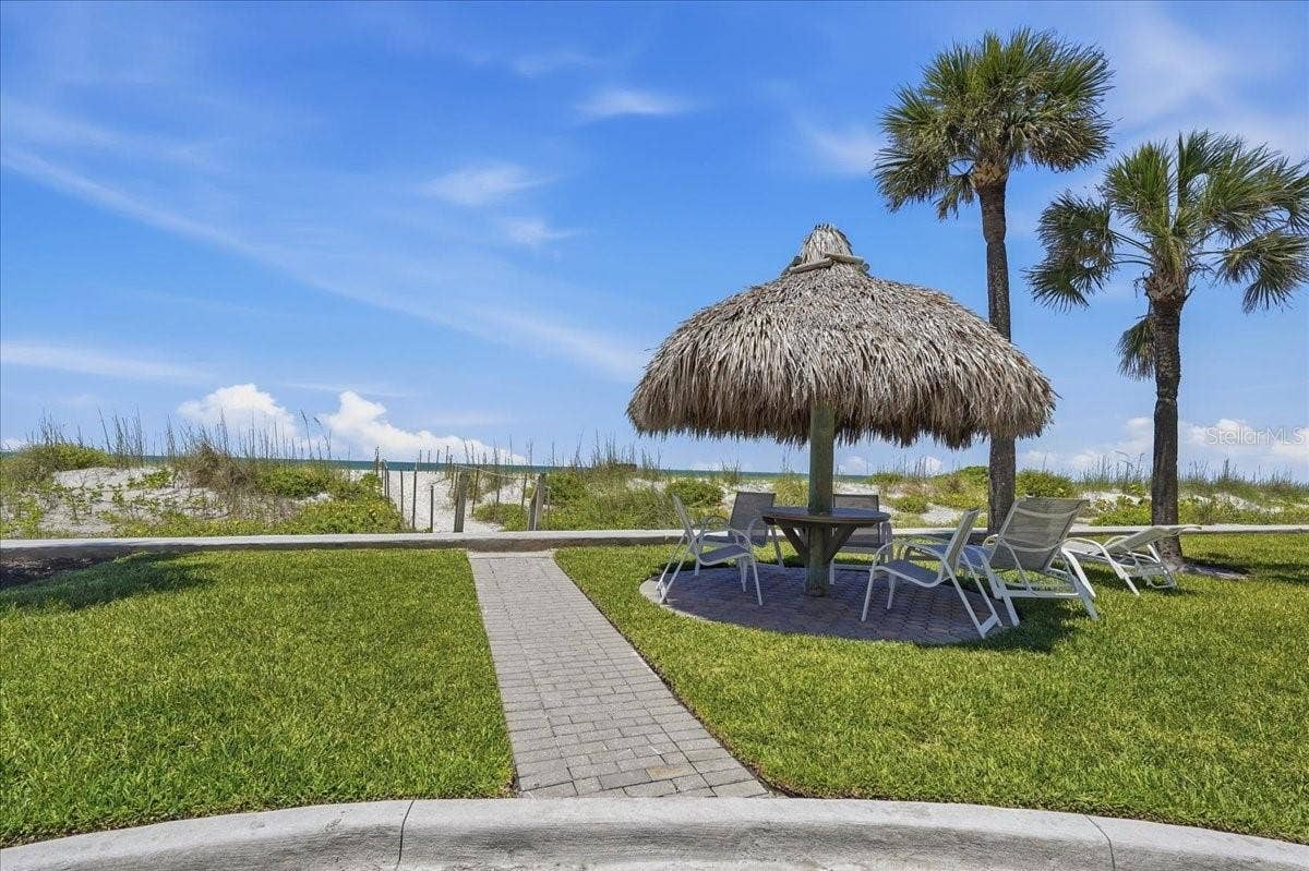 HAVE LUNCH UNDER ONE OF THE TIKI HUTS, BEACH SIDE!!