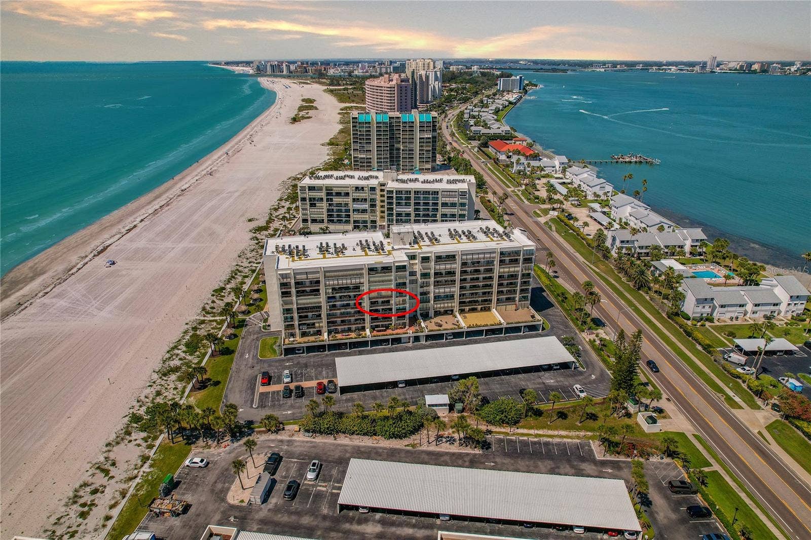 MAINTENANCE-FREE, COASTAL LIFESTYLE!