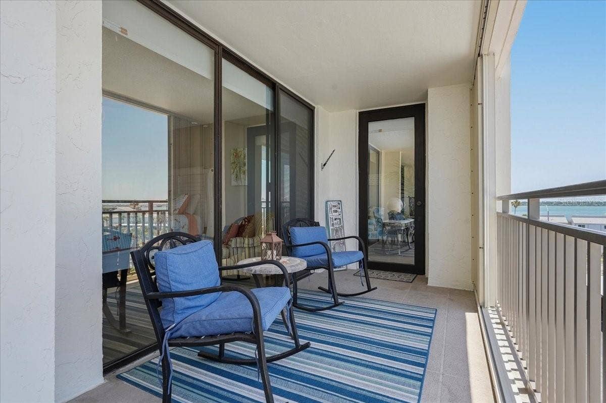 SPACIOUS AND COVERED BALCONY