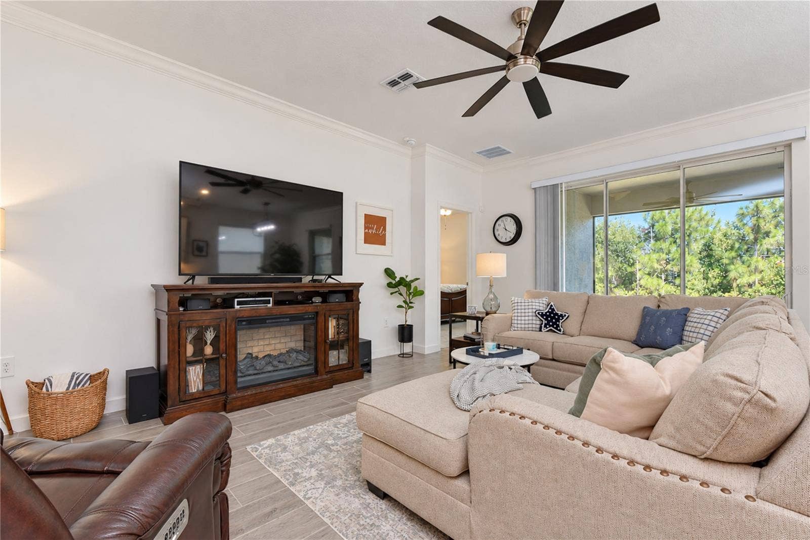 10577 BANYAN BREEZE BOULEVARD, Land O Lakes, FL 34638 10577 BANYAN BREEZE BOULEVARD, Land O Lakes, FL 34638