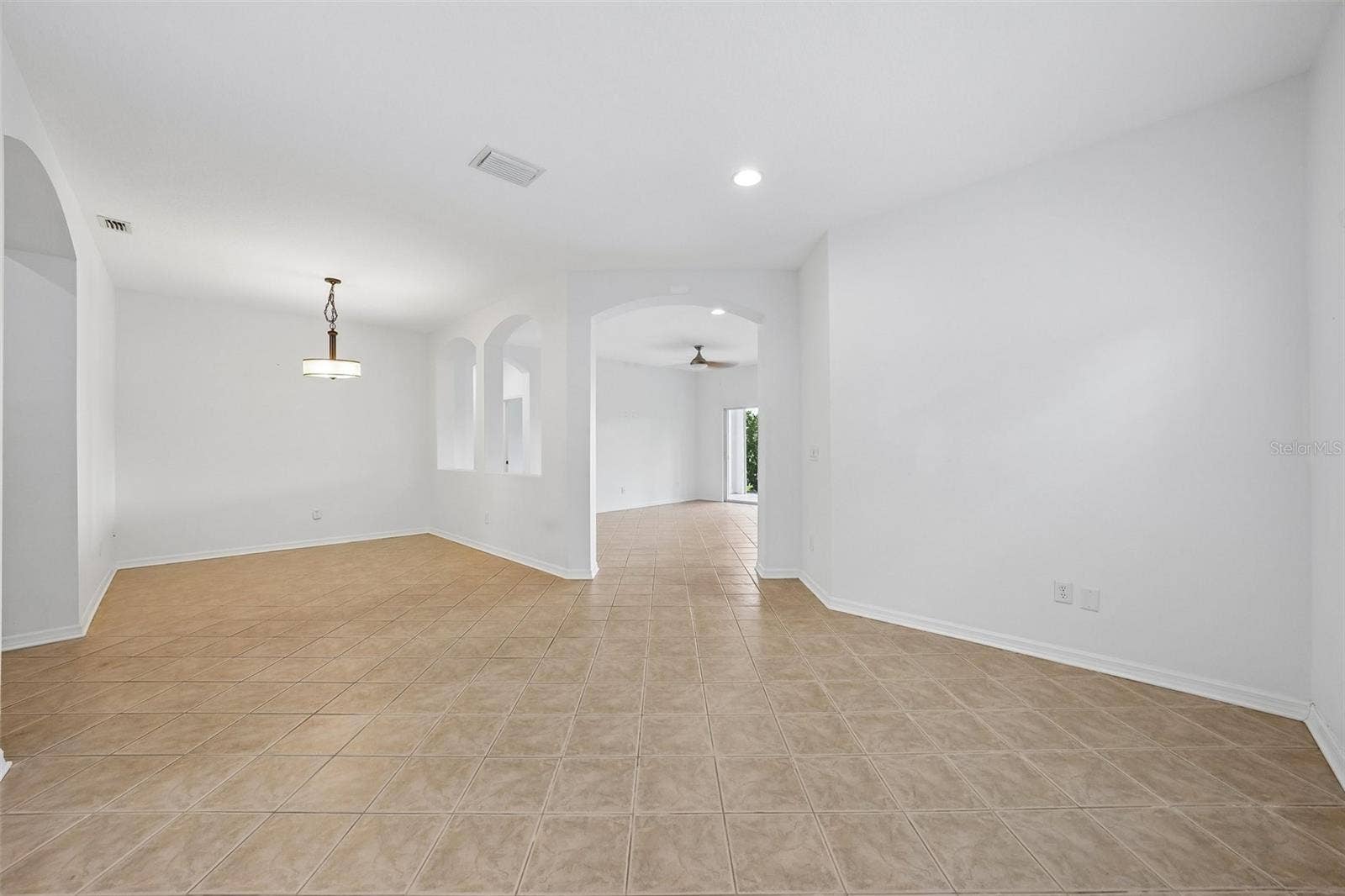 1810 MIRA LAGO CIRCLE, Ruskin, FL 33570 1810 MIRA LAGO CIRCLE, Ruskin, FL 33570