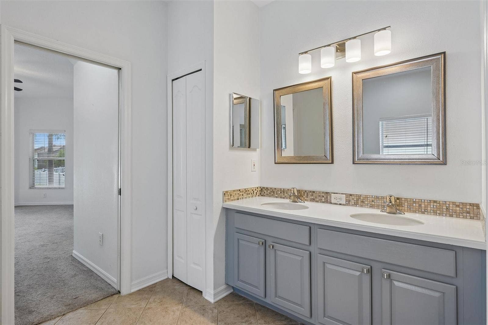 1810 MIRA LAGO CIRCLE, Ruskin, FL 33570 1810 MIRA LAGO CIRCLE, Ruskin, FL 33570