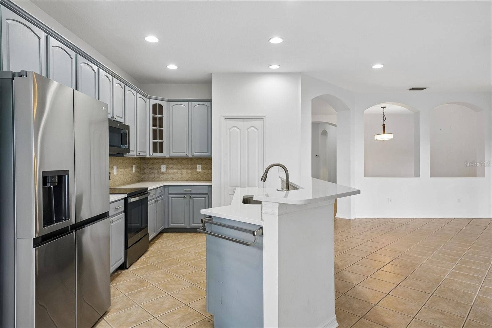 1810 MIRA LAGO CIRCLE, Ruskin, FL 33570 1810 MIRA LAGO CIRCLE, Ruskin, FL 33570