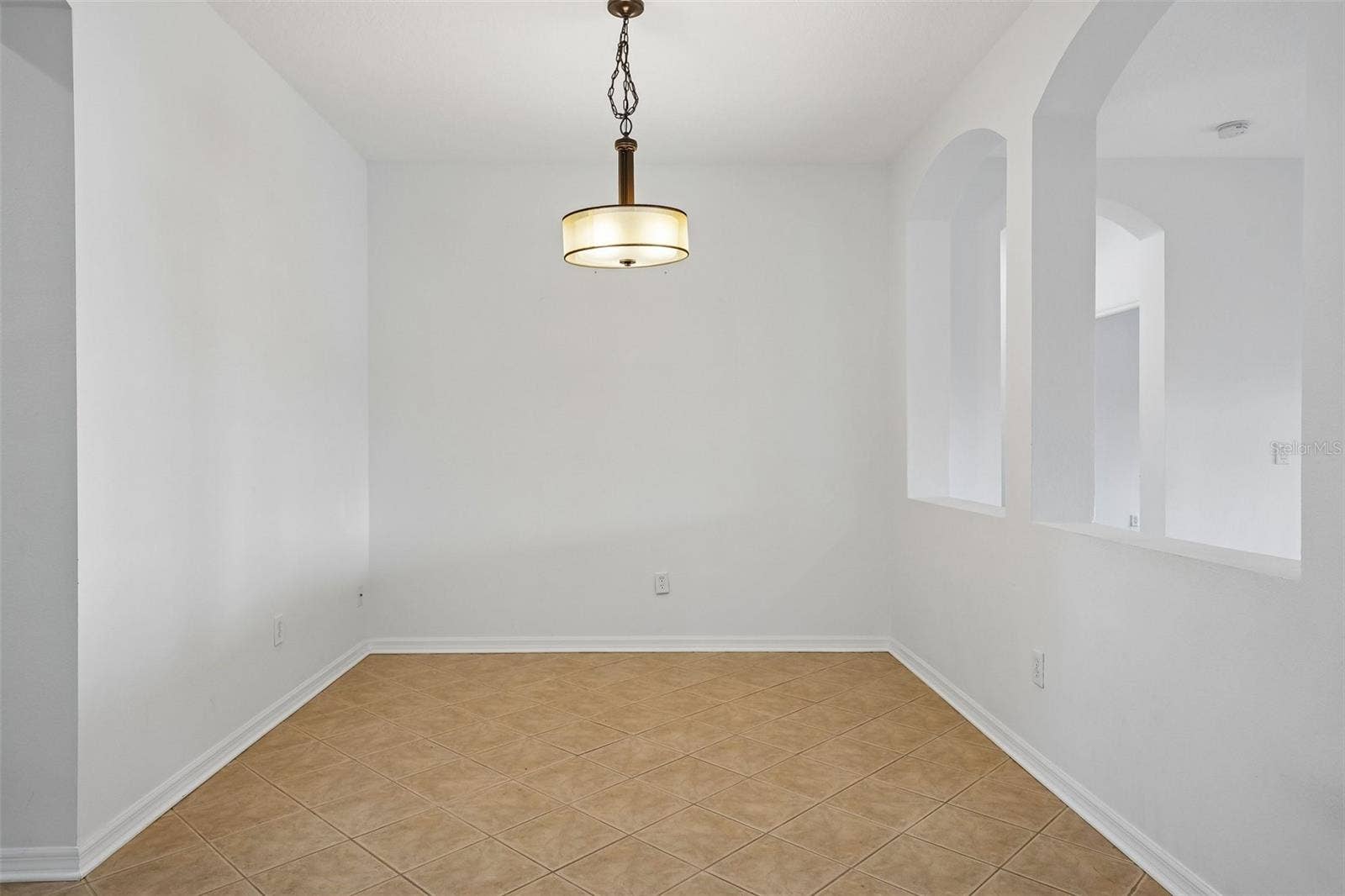 1810 MIRA LAGO CIRCLE, Ruskin, FL 33570 1810 MIRA LAGO CIRCLE, Ruskin, FL 33570