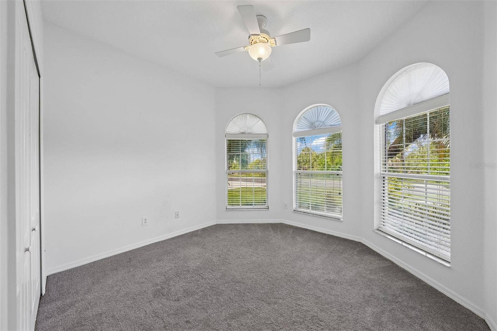 1810 MIRA LAGO CIRCLE, Ruskin, FL 33570 1810 MIRA LAGO CIRCLE, Ruskin, FL 33570