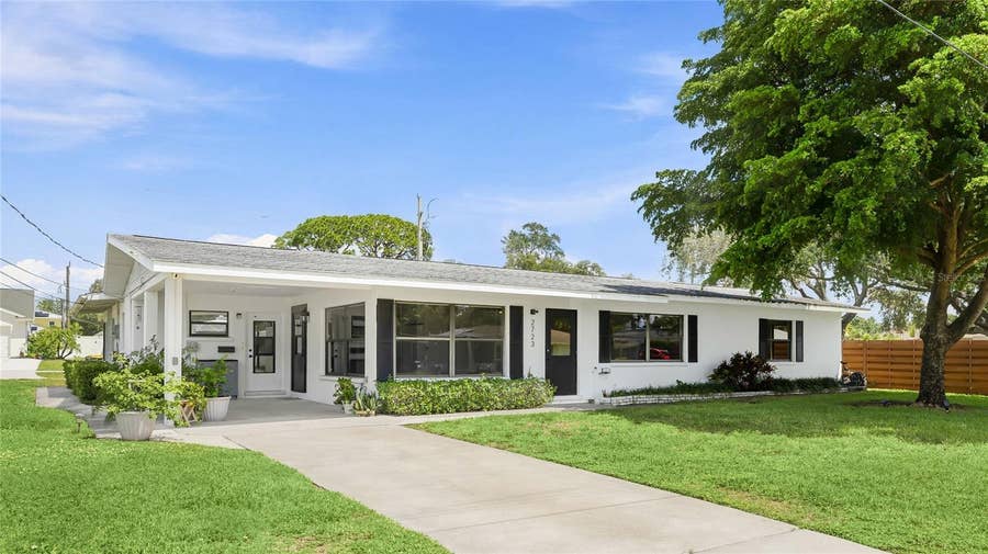 Property photo for 2723 LYNNHURST STREET, Sarasota, FL