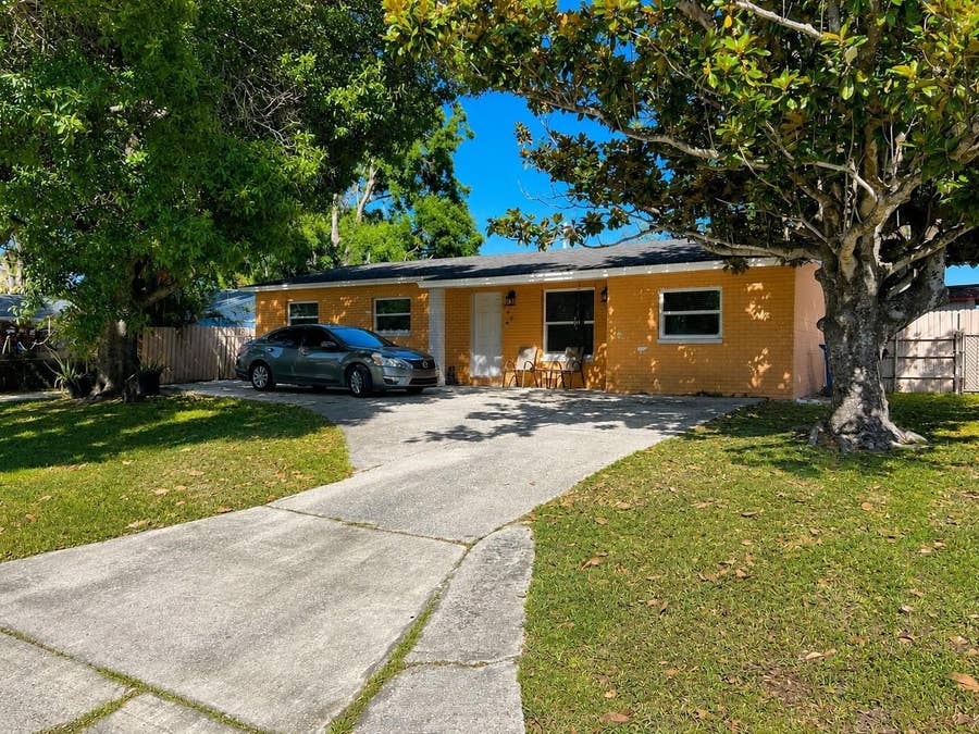 Property photo for 802 PAPAYA DRIVE, Tampa, FL