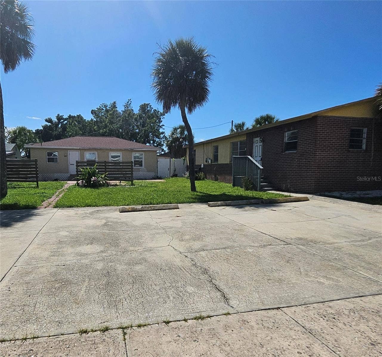 7840 BOCA CIEGA DRIVE, St Pete Beach, FL 33706 Home next-door