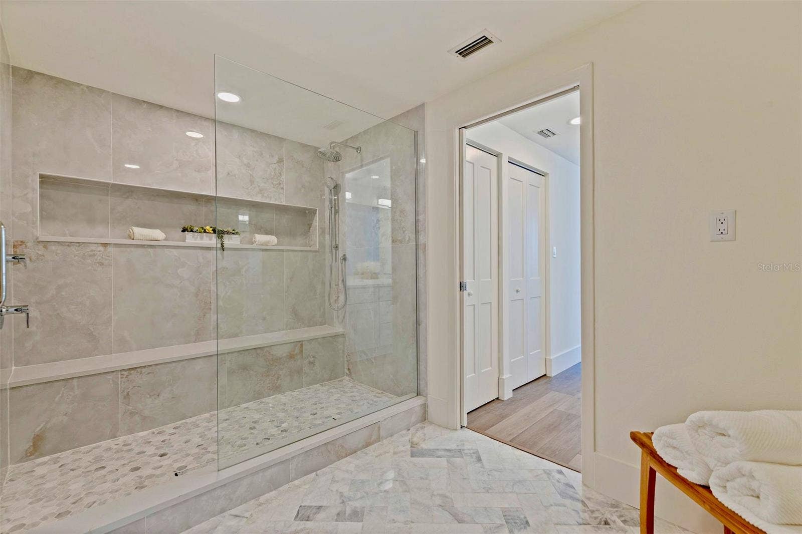 1520 GULF BOULEVARD, #1901, Clearwater, FL 33767 1520 GULF BOULEVARD, #1901, Clearwater, FL 33767