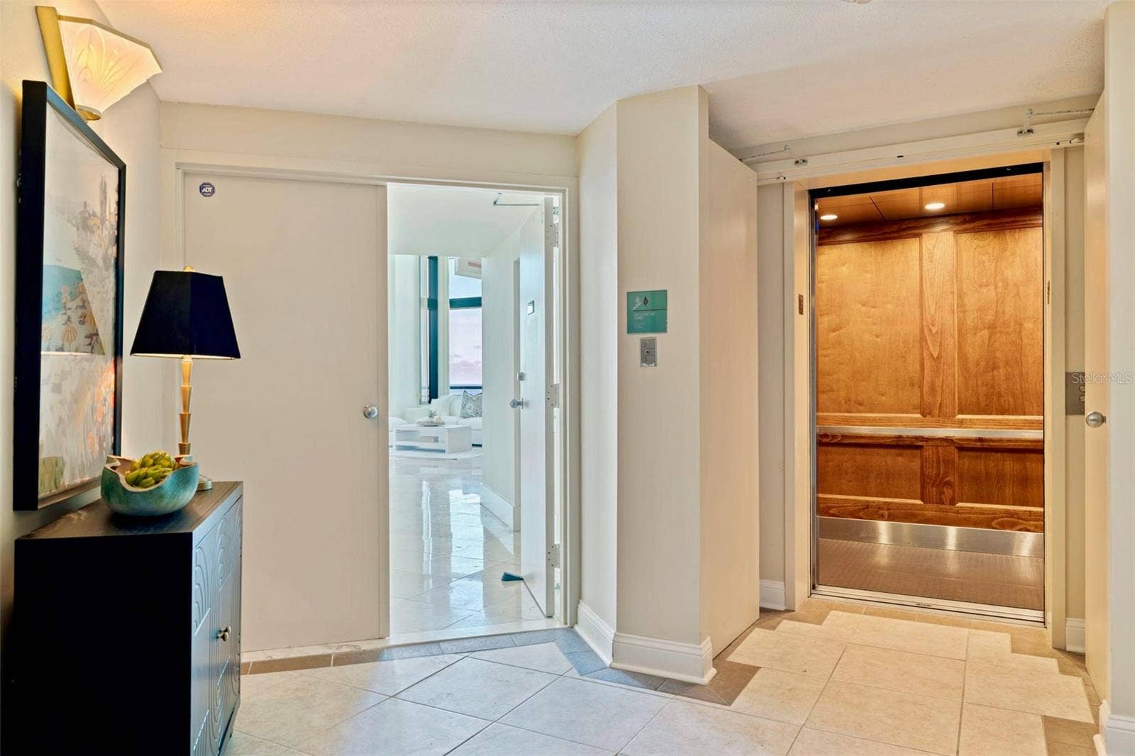 1520 GULF BOULEVARD, #1901, Clearwater, FL 33767 From your elevator into your residence