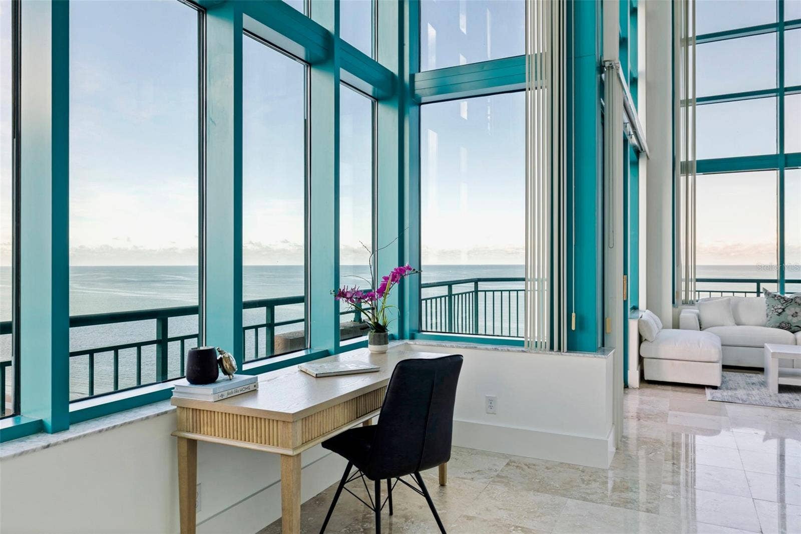 1520 GULF BOULEVARD, #1901, Clearwater, FL 33767 Versatile Space- office idea