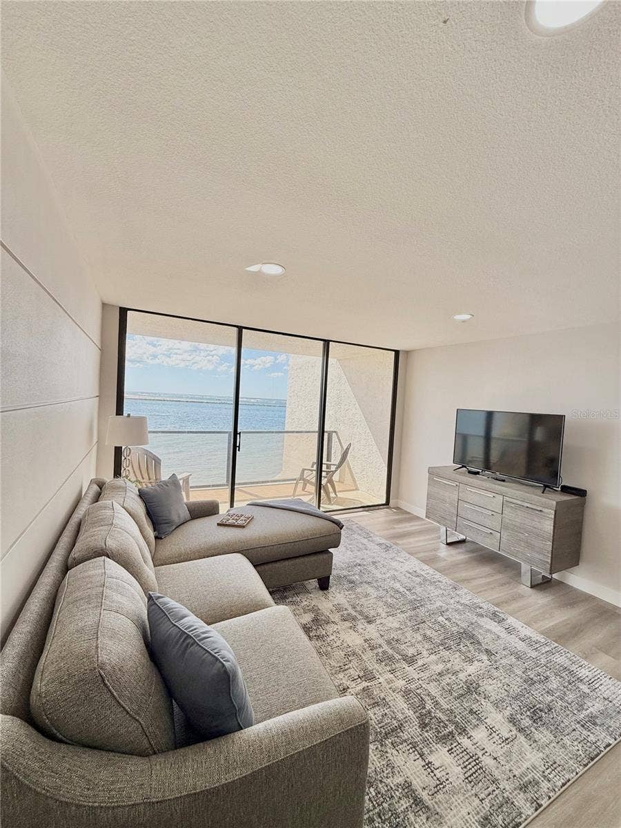 450 S GULFVIEW BOULEVARD, #408, Clearwater Beach, FL 33767 450 S GULFVIEW BOULEVARD, #408, Clearwater Beach, FL 33767