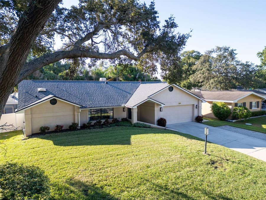 Property photo for 1374 VIEWTOP DRIVE, Clearwater, FL