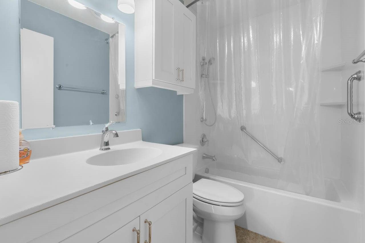 1519 FORT DUQUESNA DRIVE, Sun City Center, FL 33573 Updated guest bathroom