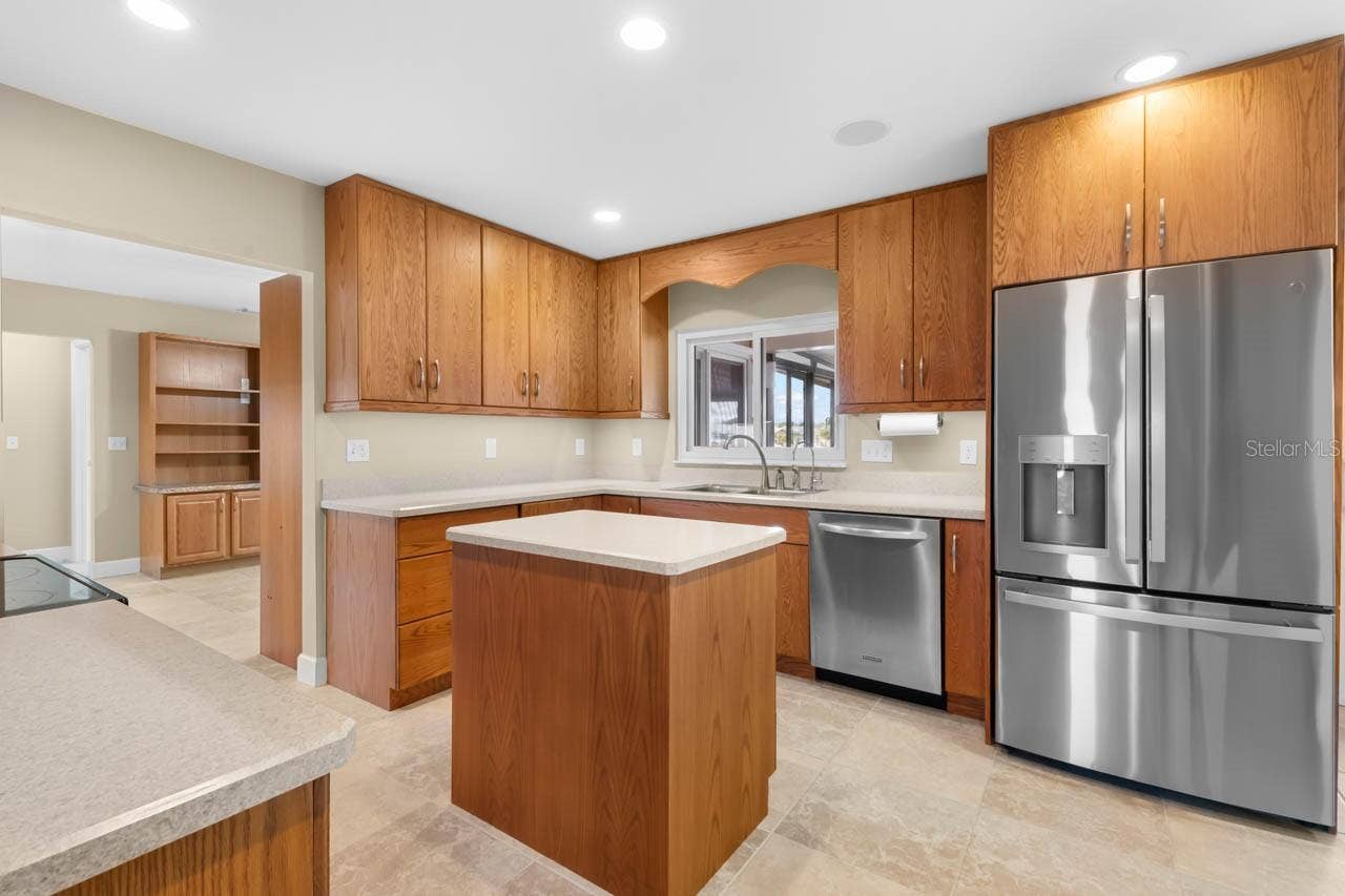 1519 FORT DUQUESNA DRIVE, Sun City Center, FL 33573 New refrigerator 2024