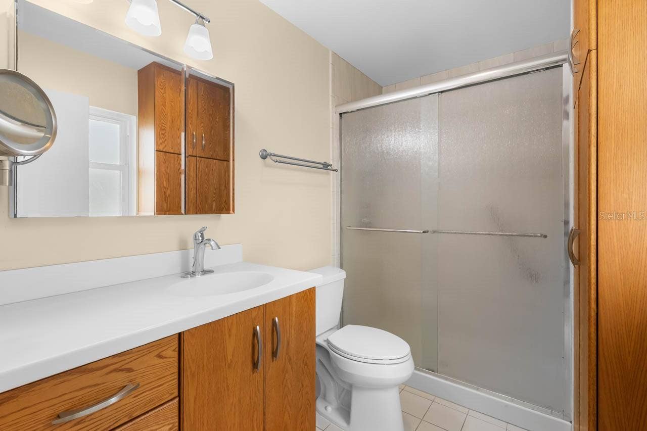 1519 FORT DUQUESNA DRIVE, Sun City Center, FL 33573 Large linen cabinet to right