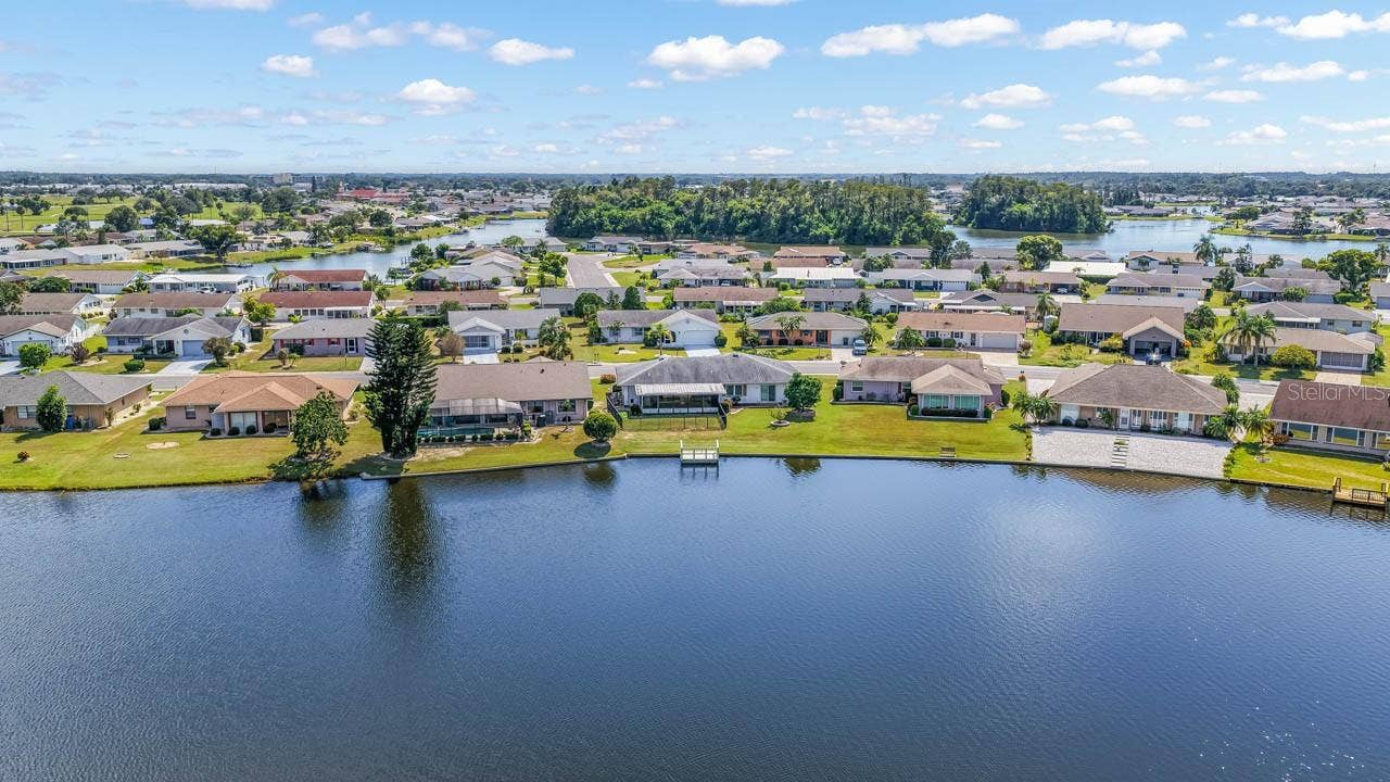 1519 FORT DUQUESNA DRIVE, Sun City Center, FL 33573 Bring the kayak!