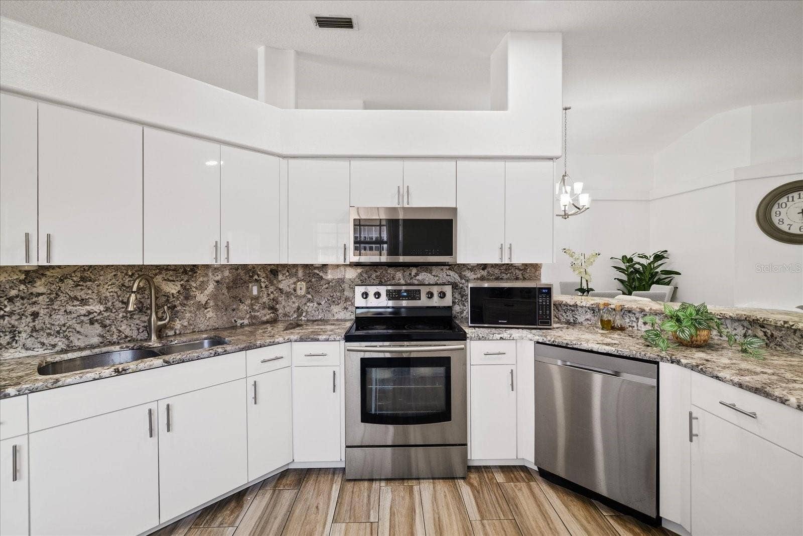 8712 FOUNTAIN AVENUE, Tampa, FL 33615