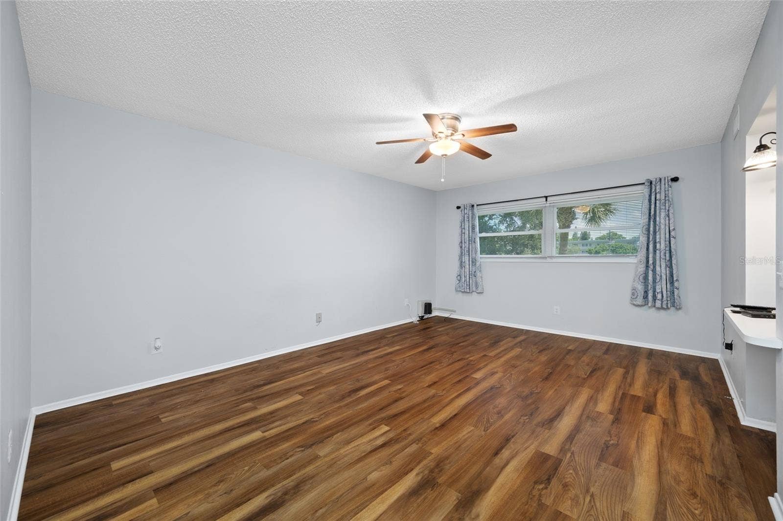 2258 WORLD PARKWAY BOULEVARD W, #40, Clearwater, FL 33763