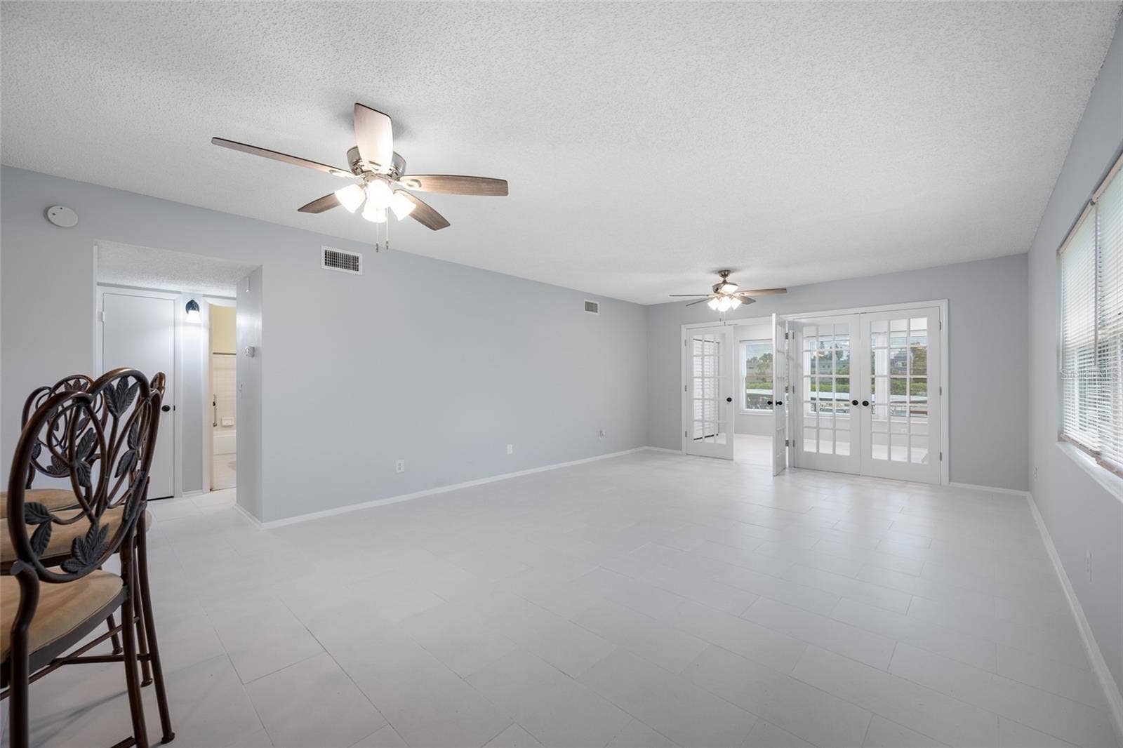 2258 WORLD PARKWAY BOULEVARD W, #40, Clearwater, FL 33763