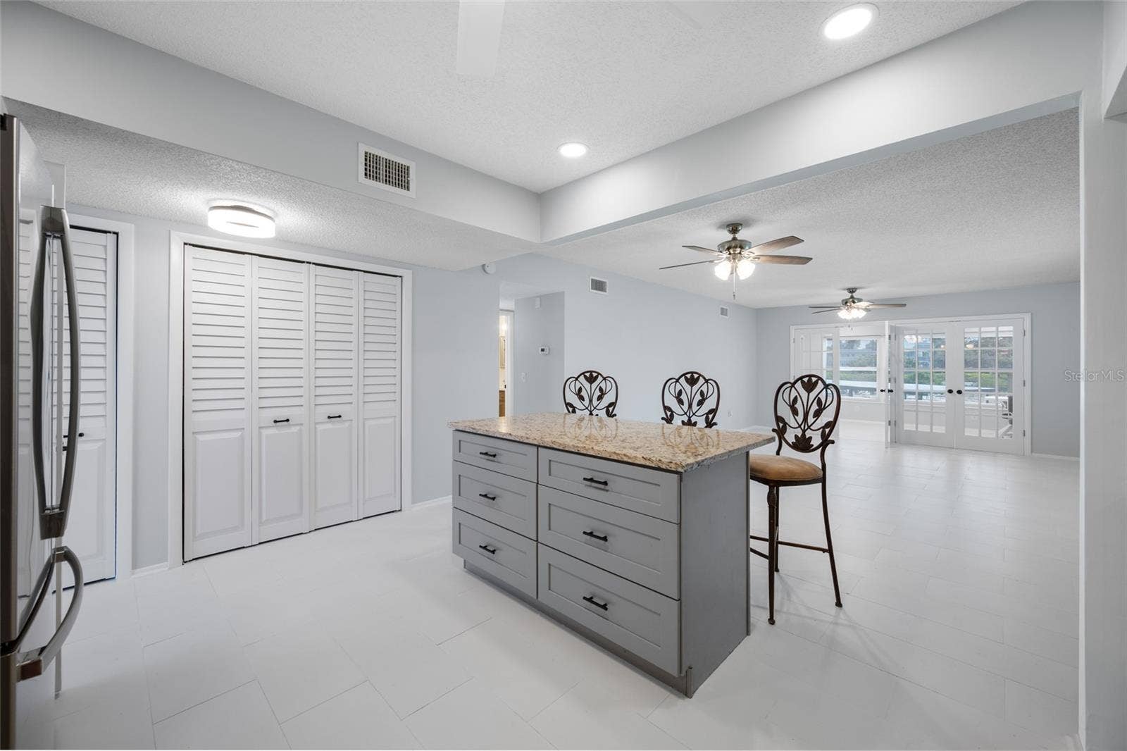 2258 WORLD PARKWAY BOULEVARD W, #40, Clearwater, FL 33763