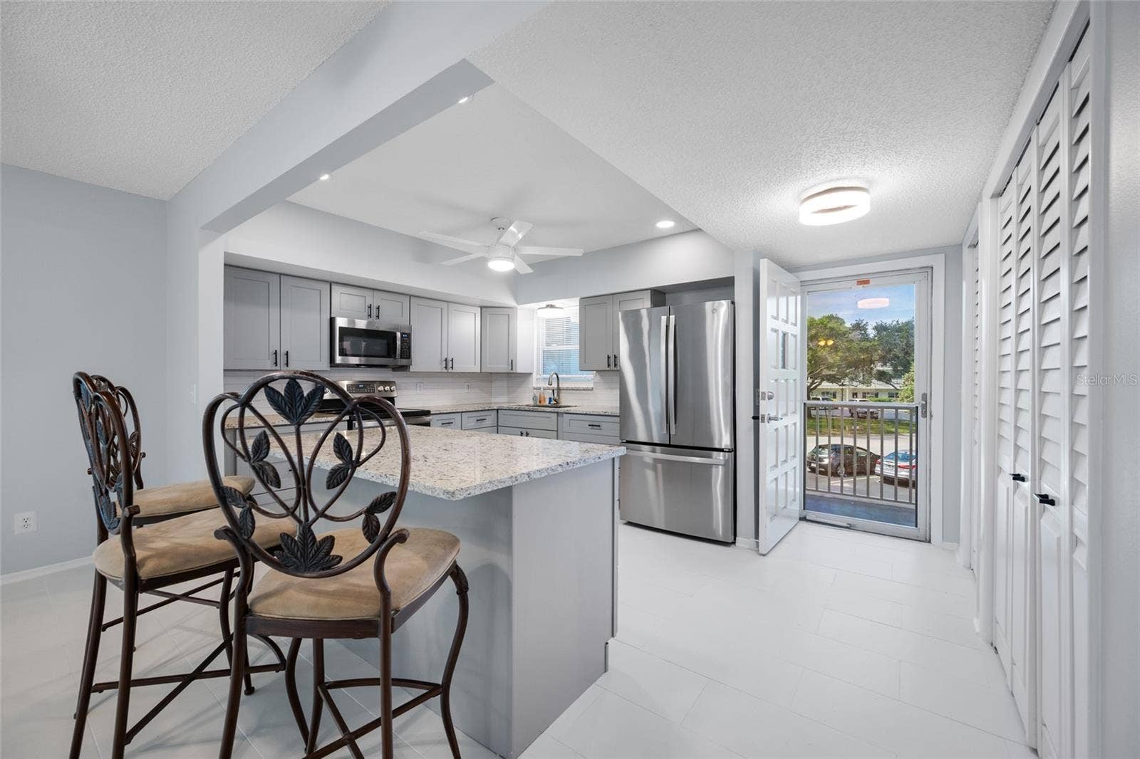 2258 WORLD PARKWAY BOULEVARD W, #40, Clearwater, FL 33763