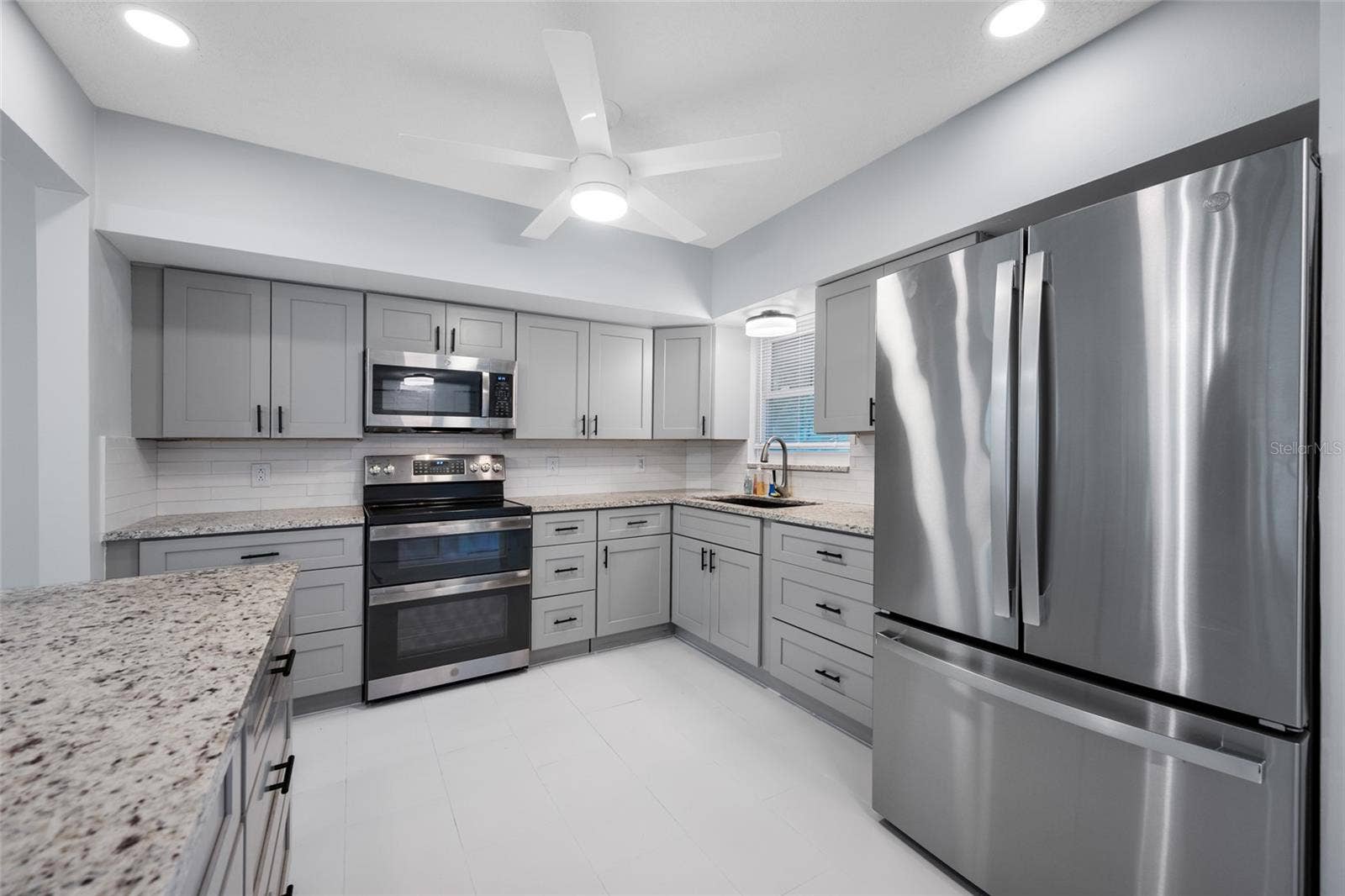 2258 WORLD PARKWAY BOULEVARD W, #40, Clearwater, FL 33763