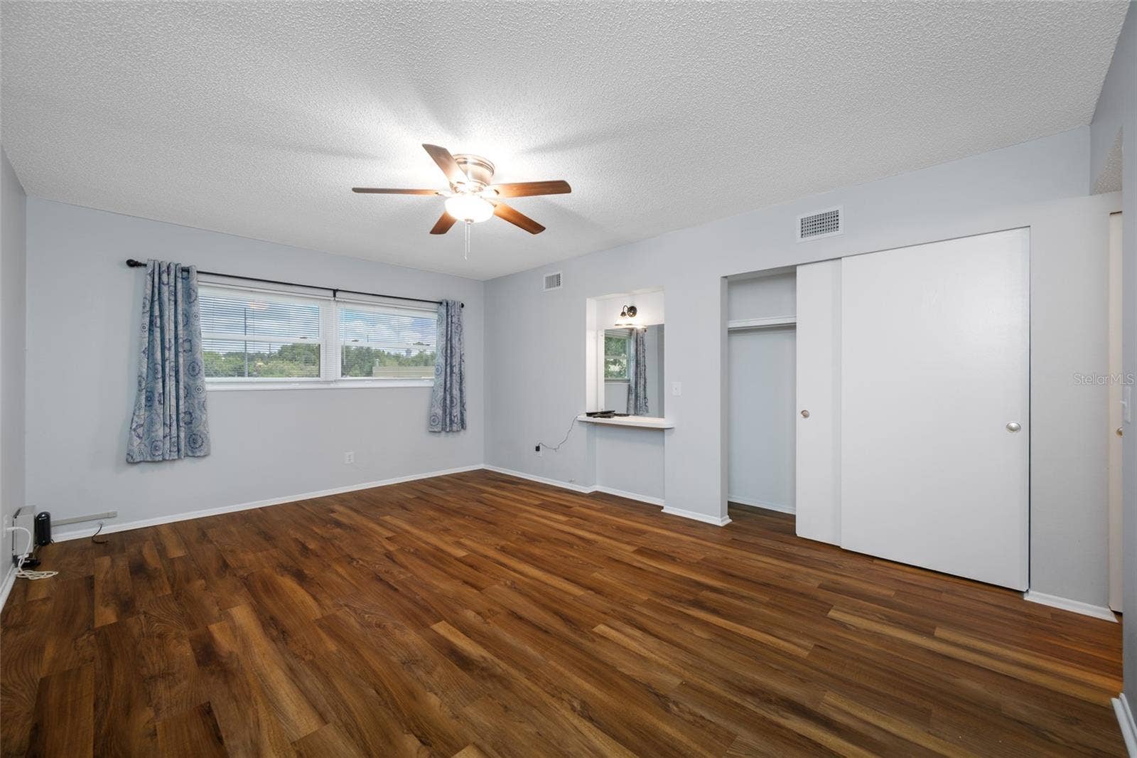 2258 WORLD PARKWAY BOULEVARD W, #40, Clearwater, FL 33763